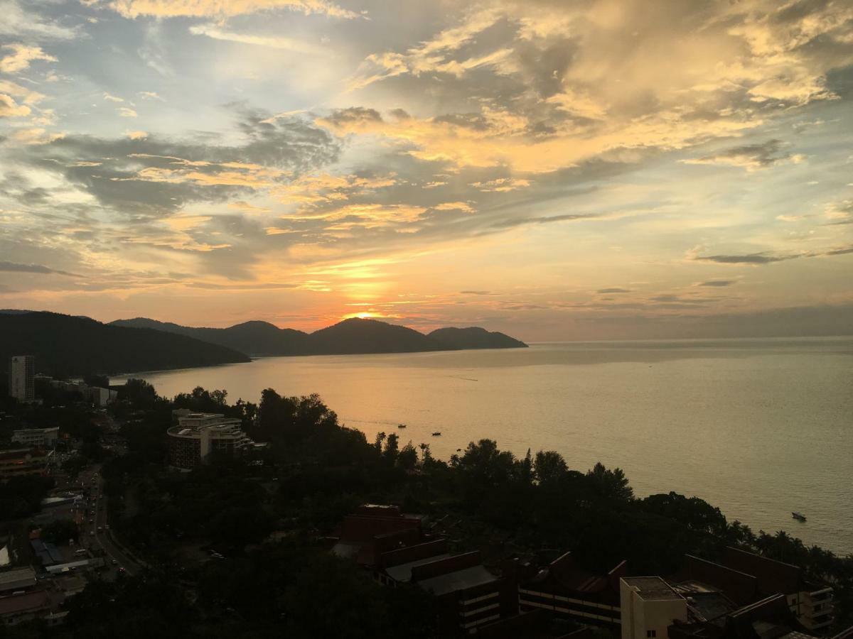 The View Feringghi Executive Apartment Batu Ferringhi Exterior photo